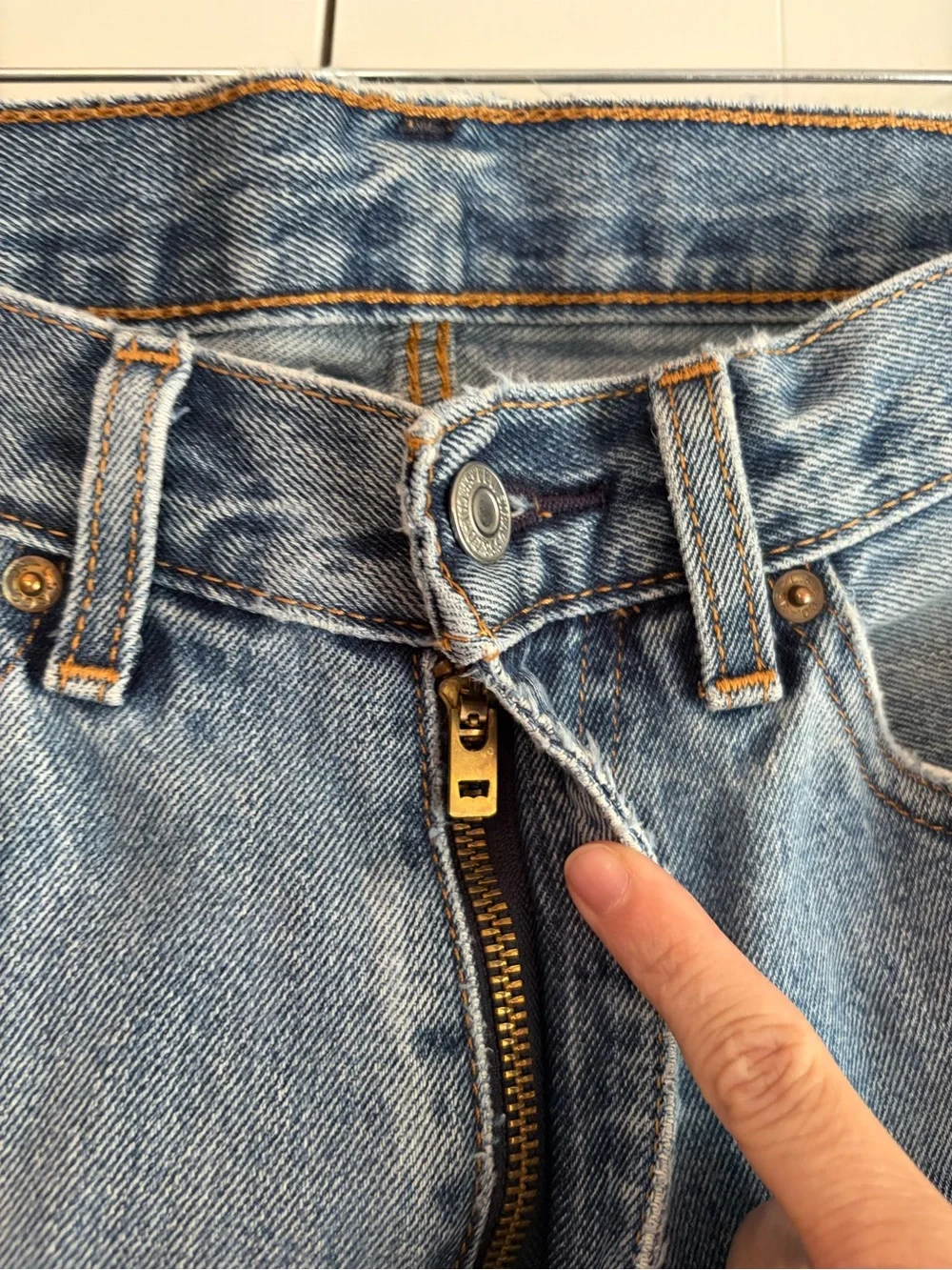 Levi's Men's Vintage Jeans 505's Well Loved‎ Medium Wash Size 34 x 30